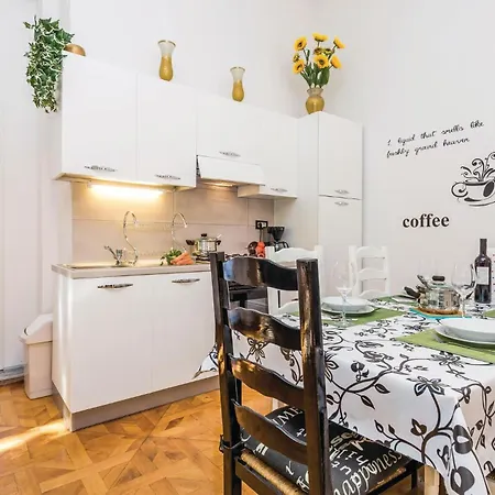 1 Bedroom Beautiful In Apartmán