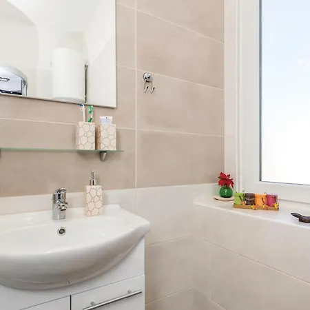 1 Bedroom Beautiful In Apartmán