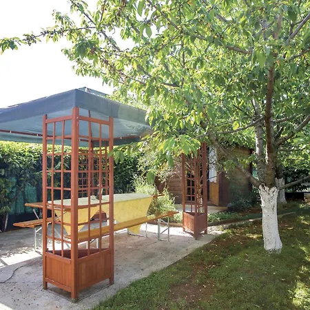 Apartmán 1 Bedroom Beautiful In