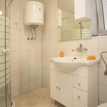 Apartmán 1 Bedroom Beautiful In