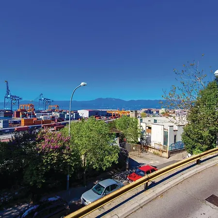 Amazing Apartment In Rijeka With Wifi *