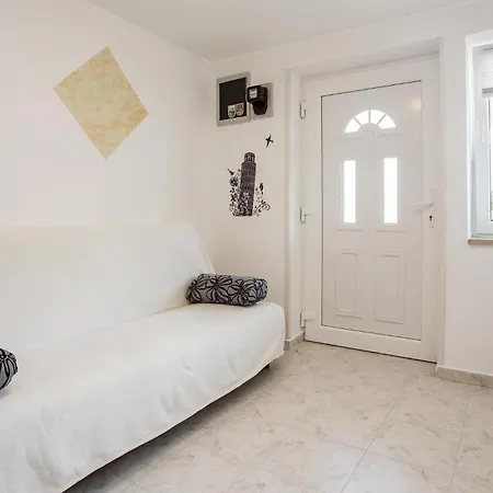 Amazing Apartment In Rijeka With Wifi *