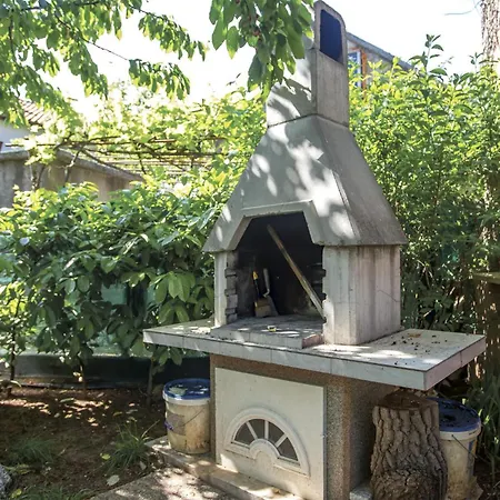 1 Bedroom Beautiful In Риека