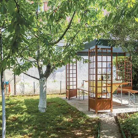 1 Bedroom Beautiful In